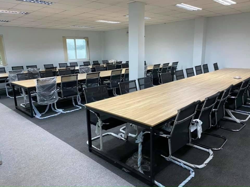 Ghế lưới chân cố định phòng họp 409