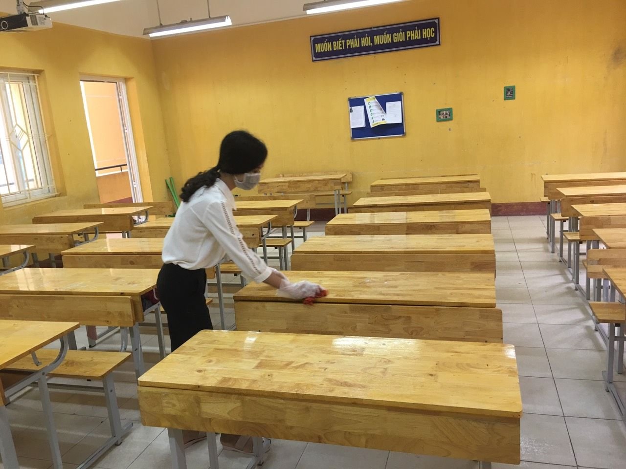 Bộ bàn học sinh bán trú gỗ tự nhiên